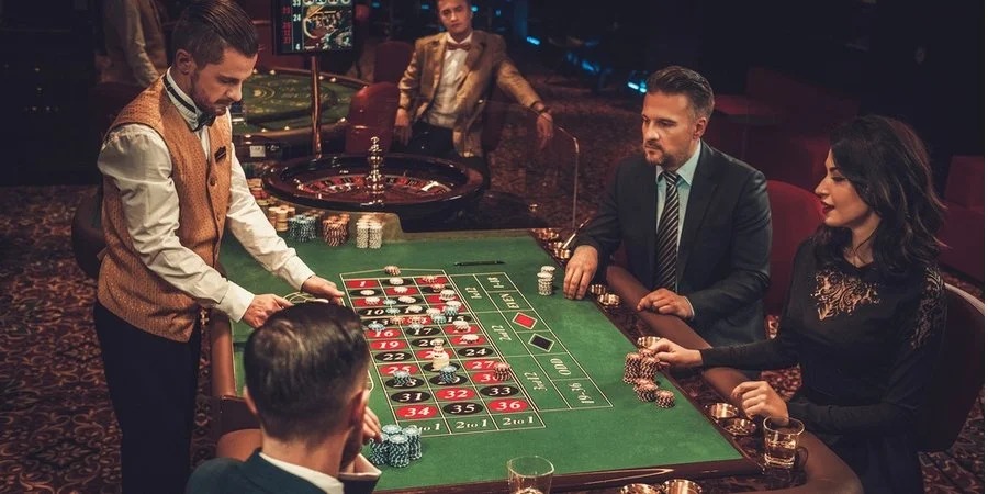 Wimbrastuqo Restaurant casino har en nordlig utsikt over fasaden